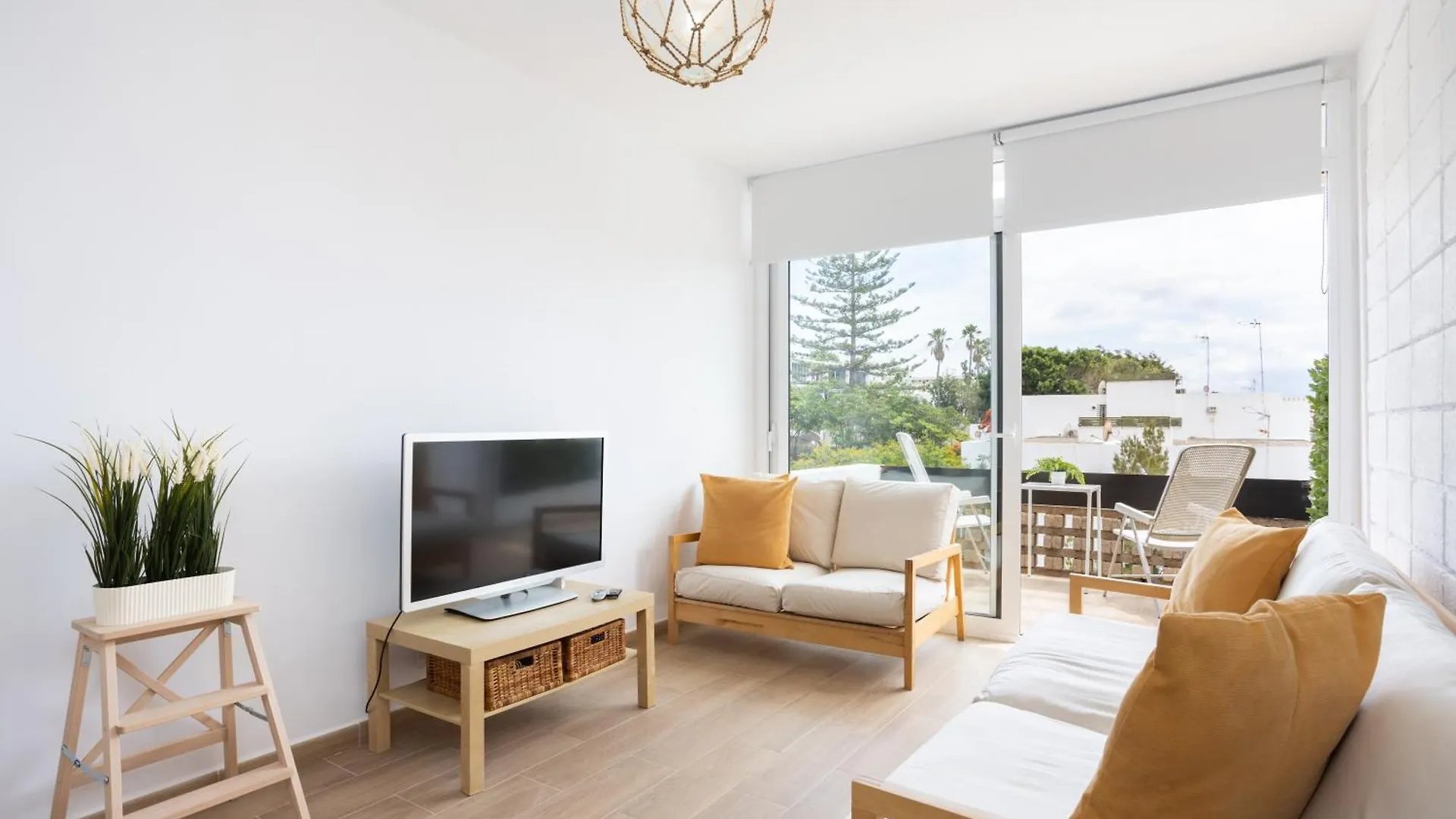 ארונה Home2Book Sunlit Apt, Pool & Terrace, Las Americas ספרד