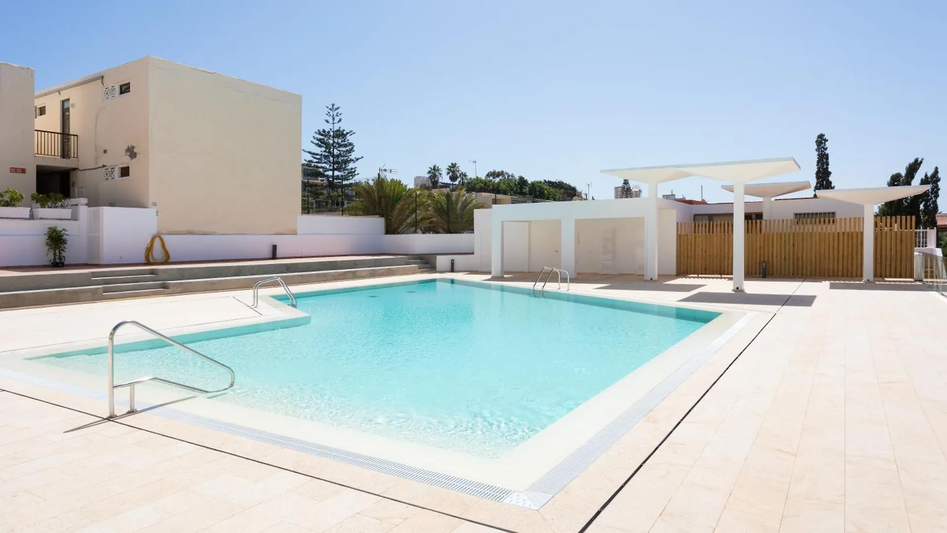 ארונה Home2Book Sunlit Apt, Pool & Terrace, Las Americas דירה