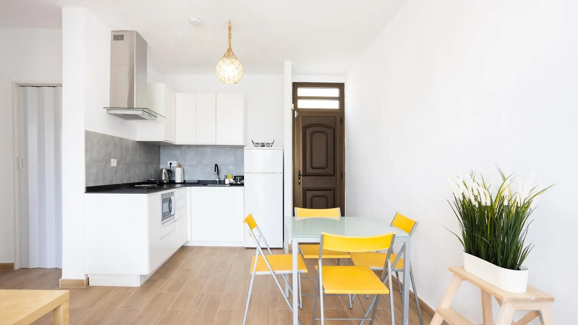ארונה Home2Book Sunlit Apt, Pool & Terrace, Las Americas 0*,  ספרד